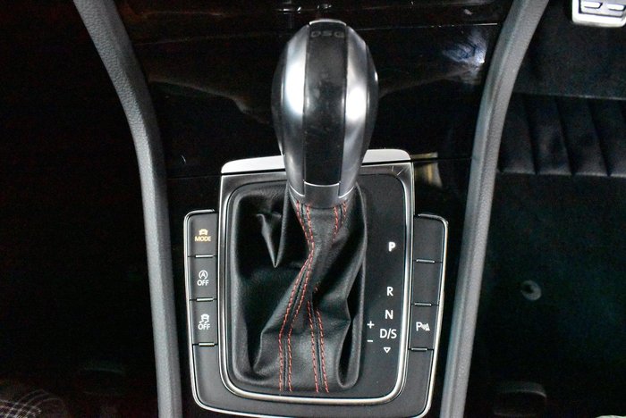 2017 Volkswagen Golf GTI Original