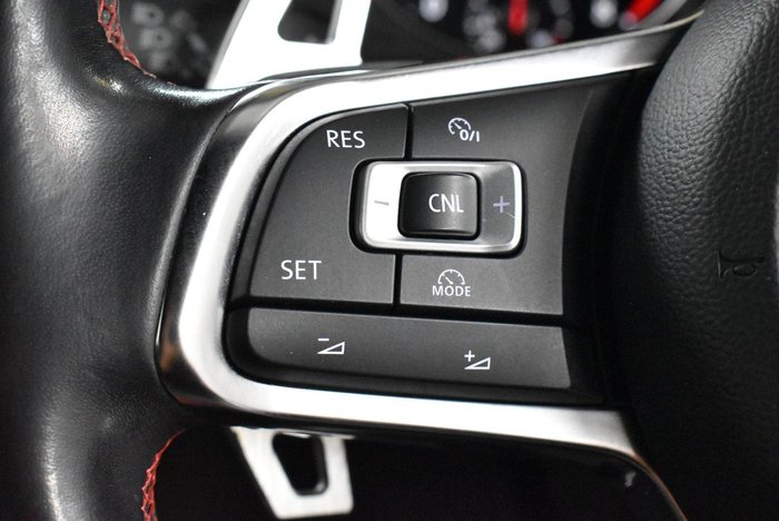 2017 Volkswagen Golf GTI Original