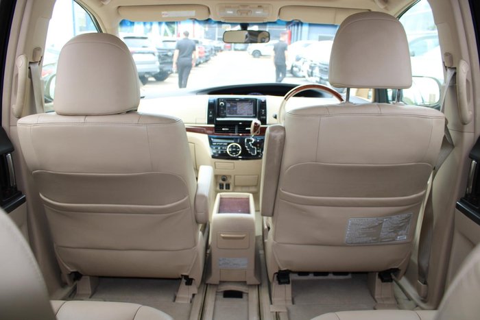 2013 Toyota Tarago Ultima