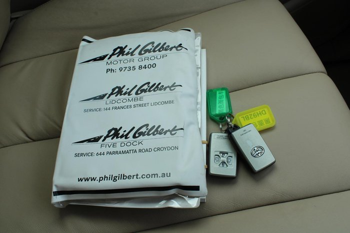 2013 Toyota Tarago Ultima