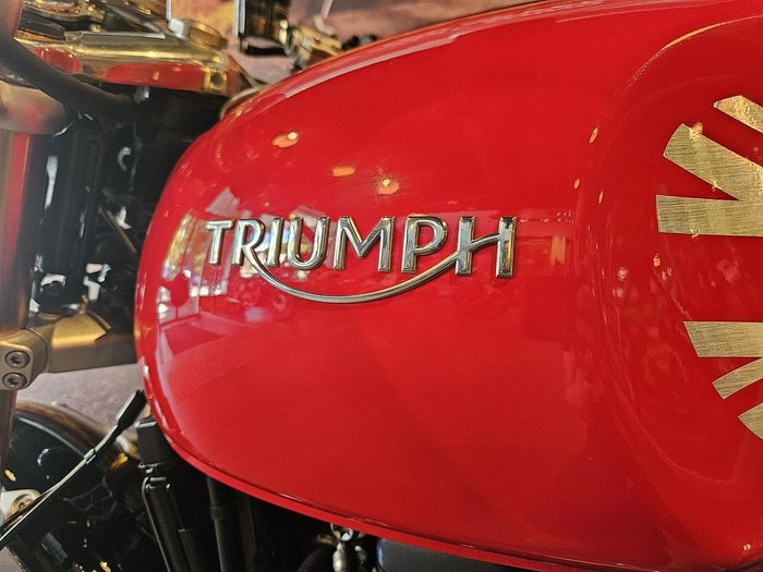 2017 Triumph Thruxton 1200 R Thruxton Red