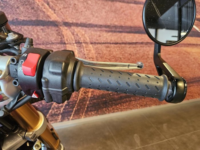 2017 Triumph Thruxton 1200 R Thruxton Red