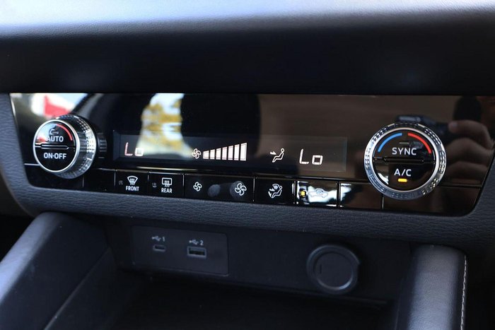 2024 Mitsubishi Outlander ES