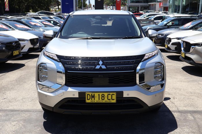 2024 Mitsubishi Outlander ES