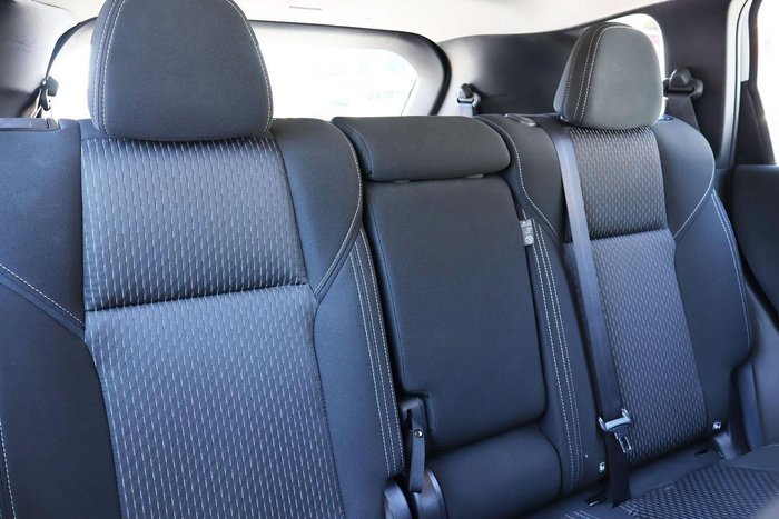 2024 Mitsubishi Outlander ES