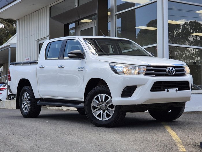 2017 Toyota Hilux SR