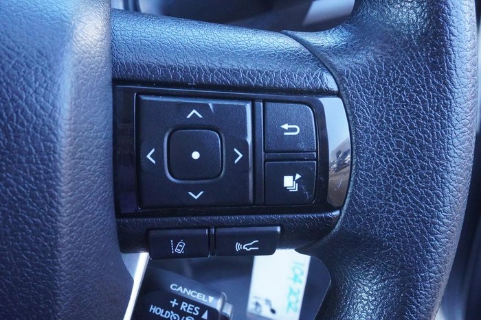 2023 Toyota Hilux SR