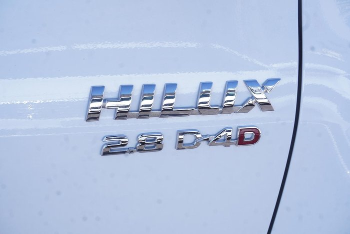 2023 Toyota Hilux SR