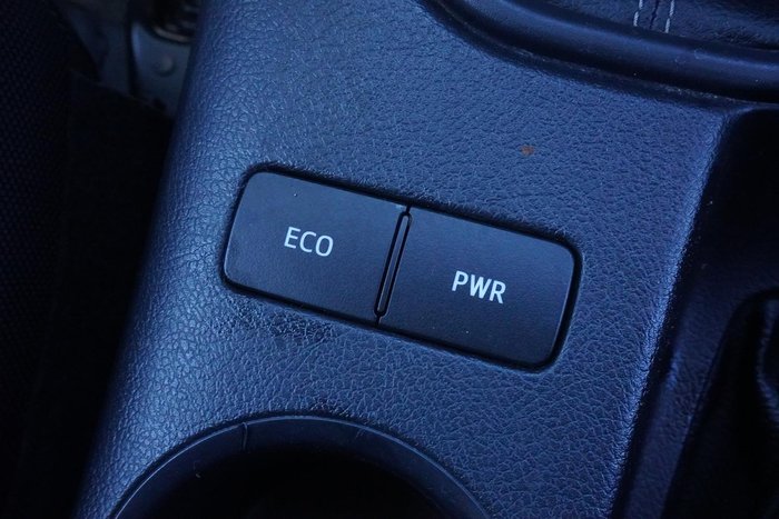 2023 Toyota Hilux SR