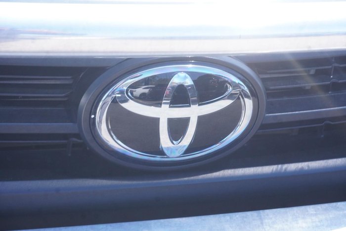 2023 Toyota Hilux SR