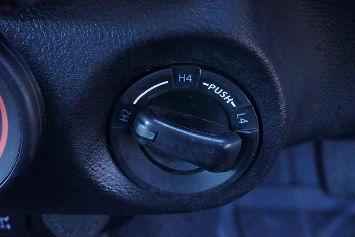 2023 Toyota Hilux SR