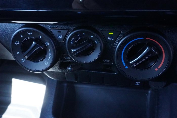 2023 Toyota Hilux SR