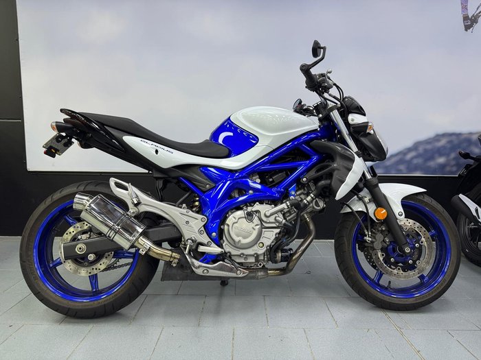 2011 Suzuki Gladius 650 (SFV650) Gladius White