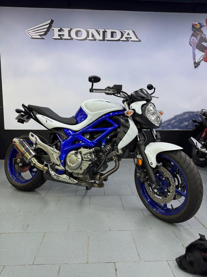 2011 Suzuki Gladius 650 (SFV650) Gladius White