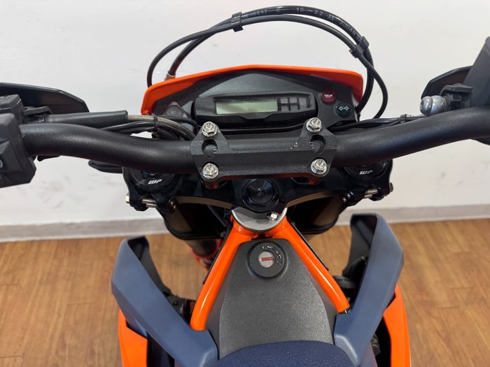 2023 Ktm 690 SMC R ORANGE