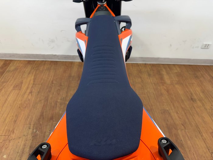 2023 Ktm 690 SMC R ORANGE