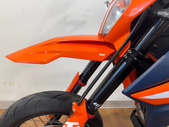 2023 Ktm 690 SMC R ORANGE