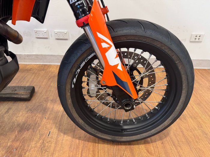 2023 Ktm 690 SMC R ORANGE