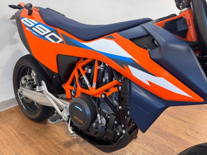 2023 Ktm 690 SMC R ORANGE