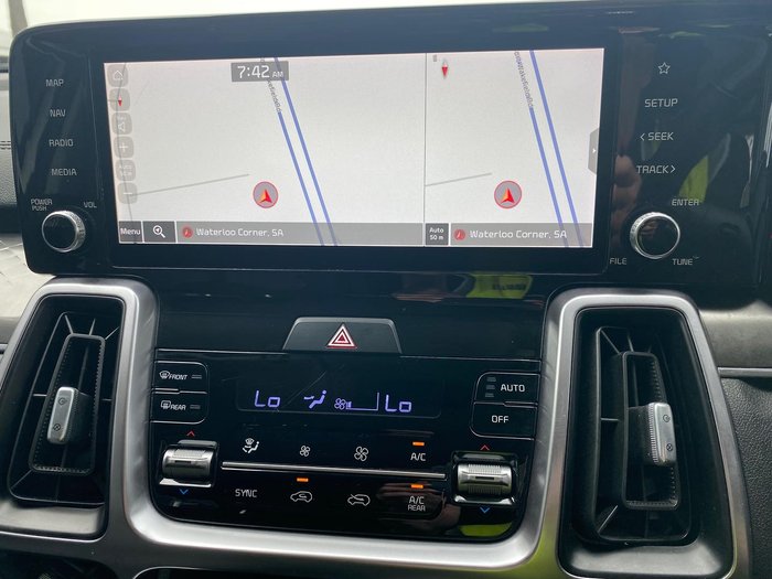 2022 Kia Sorento Sport