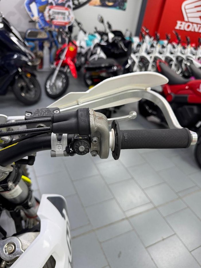 2022 Husqvarna FE 350 FE White