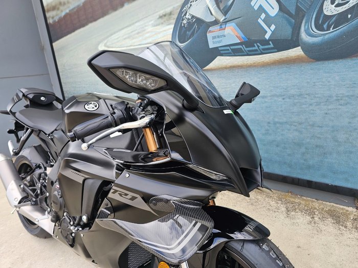 2025 Yamaha YZF-R1 GREY