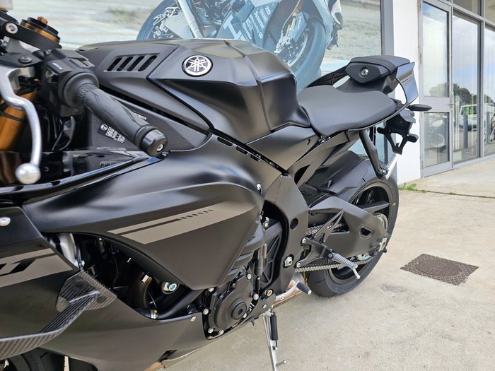 2025 Yamaha YZF-R1 GREY