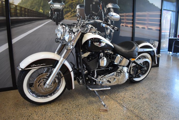 2006 HARLEY-DAVIDSON FLSTNI SOFTAIL DELUXE