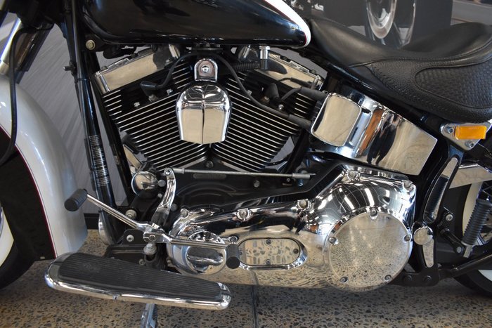 2006 HARLEY-DAVIDSON FLSTNI SOFTAIL DELUXE