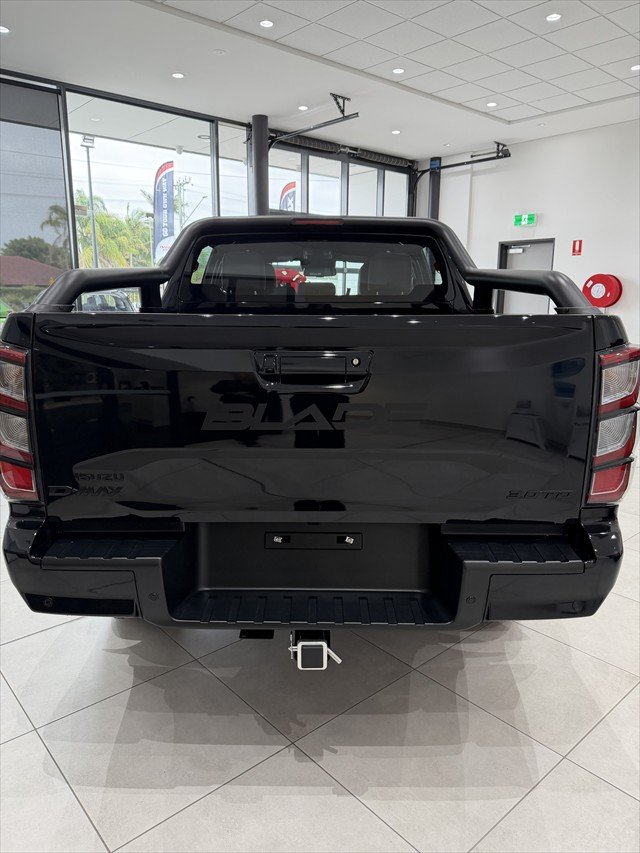 2025 Isuzu D-MAX BLADE