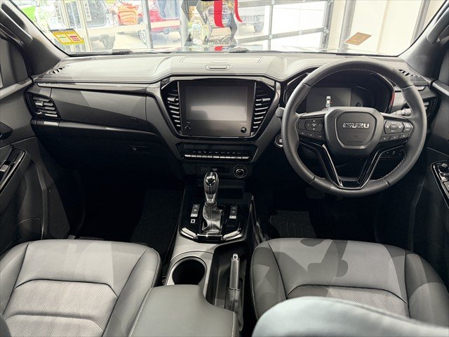 2025 Isuzu D-MAX BLADE