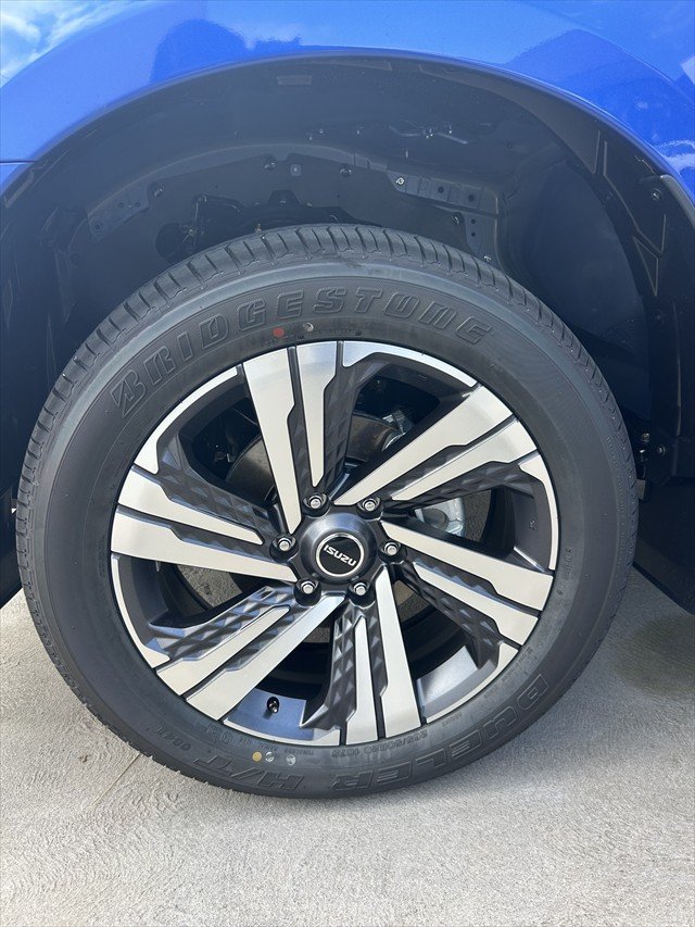 2025 Isuzu MU-X LS-T