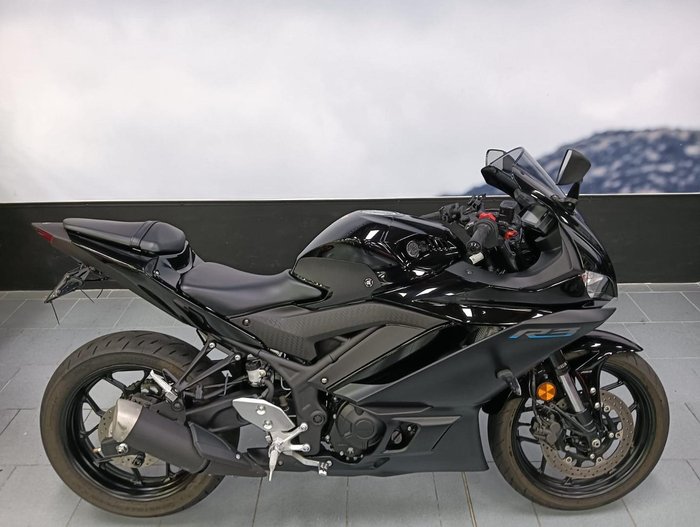 2023 Yamaha YZF-R3 R3 Black