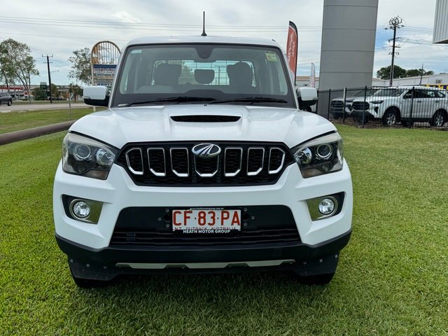 2022 Mahindra PIK-UP 2023 Mahindra PIK-UP Dual Cab Cab Chassis AT 4x4 S11 With Steel HD Tray S11DCC4x4 Arctic White