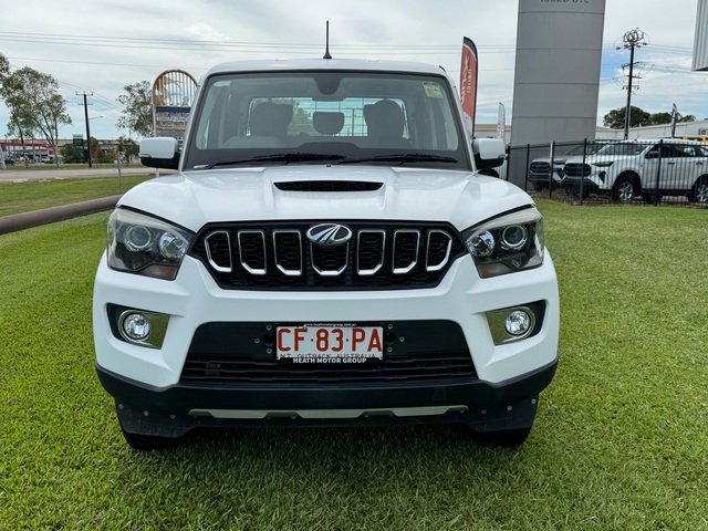 2022 Mahindra PIK-UP 2023 Mahindra PIK-UP Dual Cab Cab Chassis AT 4x4 S11 With Steel HD Tray S11DCC4x4 Arctic White