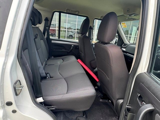 2022 Mahindra PIK-UP 2023 Mahindra PIK-UP Dual Cab Cab Chassis AT 4x4 S11 With Steel HD Tray