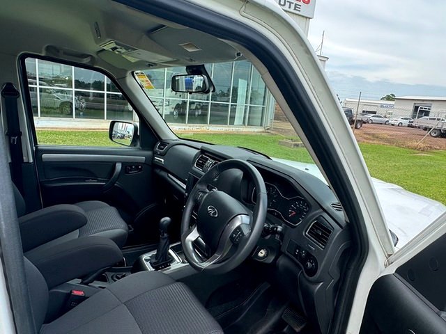 2022 Mahindra PIK-UP 2023 Mahindra PIK-UP Dual Cab Cab Chassis AT 4x4 S11 With Steel HD Tray