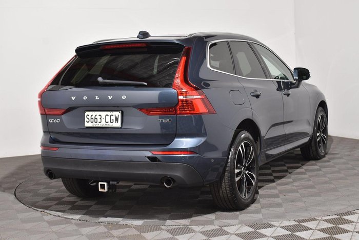2020 Volvo XC60 T5 Momentum
