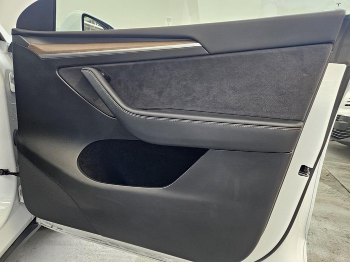 2023 Tesla Model Y Rear-Wheel Drive Pearl White