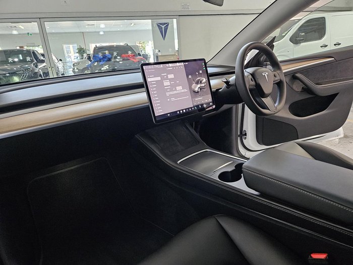 2023 Tesla Model Y Rear-Wheel Drive Pearl White