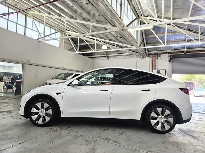 2023 Tesla Model Y Rear-Wheel Drive