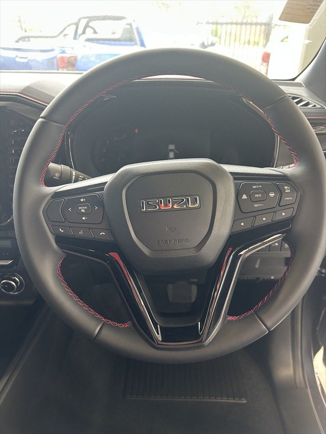 2025 Isuzu D-MAX X-TERRAIN