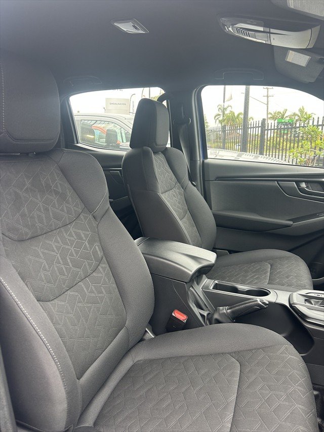 2025 Isuzu D-MAX X-RIDER