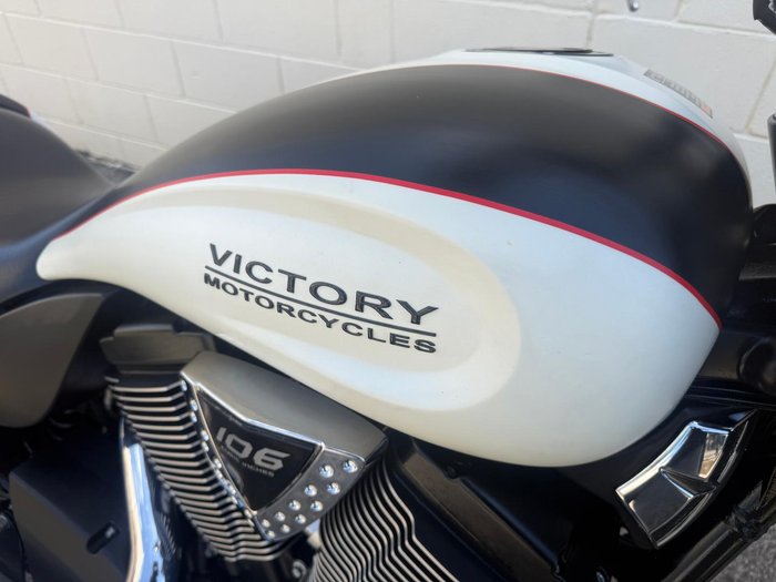 2010 Victory Hammer S Cruiser