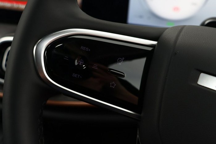 2025 Jaecoo J8 Track