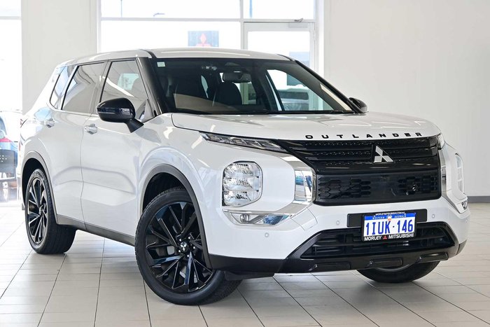 2023 Mitsubishi Outlander LS Black Edition