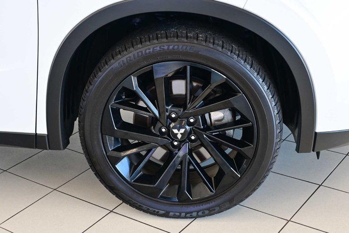 2023 Mitsubishi Outlander LS Black Edition