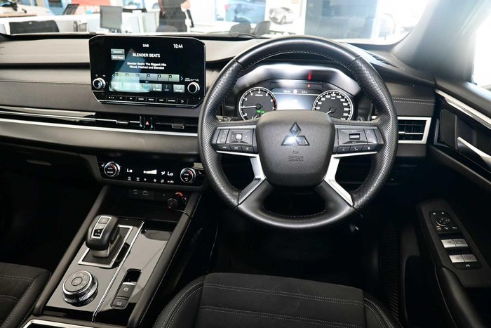 2023 Mitsubishi Outlander LS Black Edition