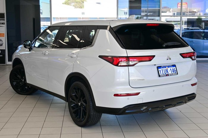 2023 Mitsubishi Outlander LS Black Edition