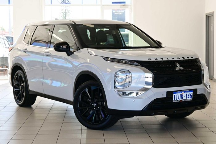 2023 Mitsubishi Outlander LS Black Edition